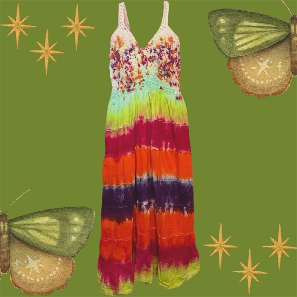 Plus size boho tie-dye maxi dress.